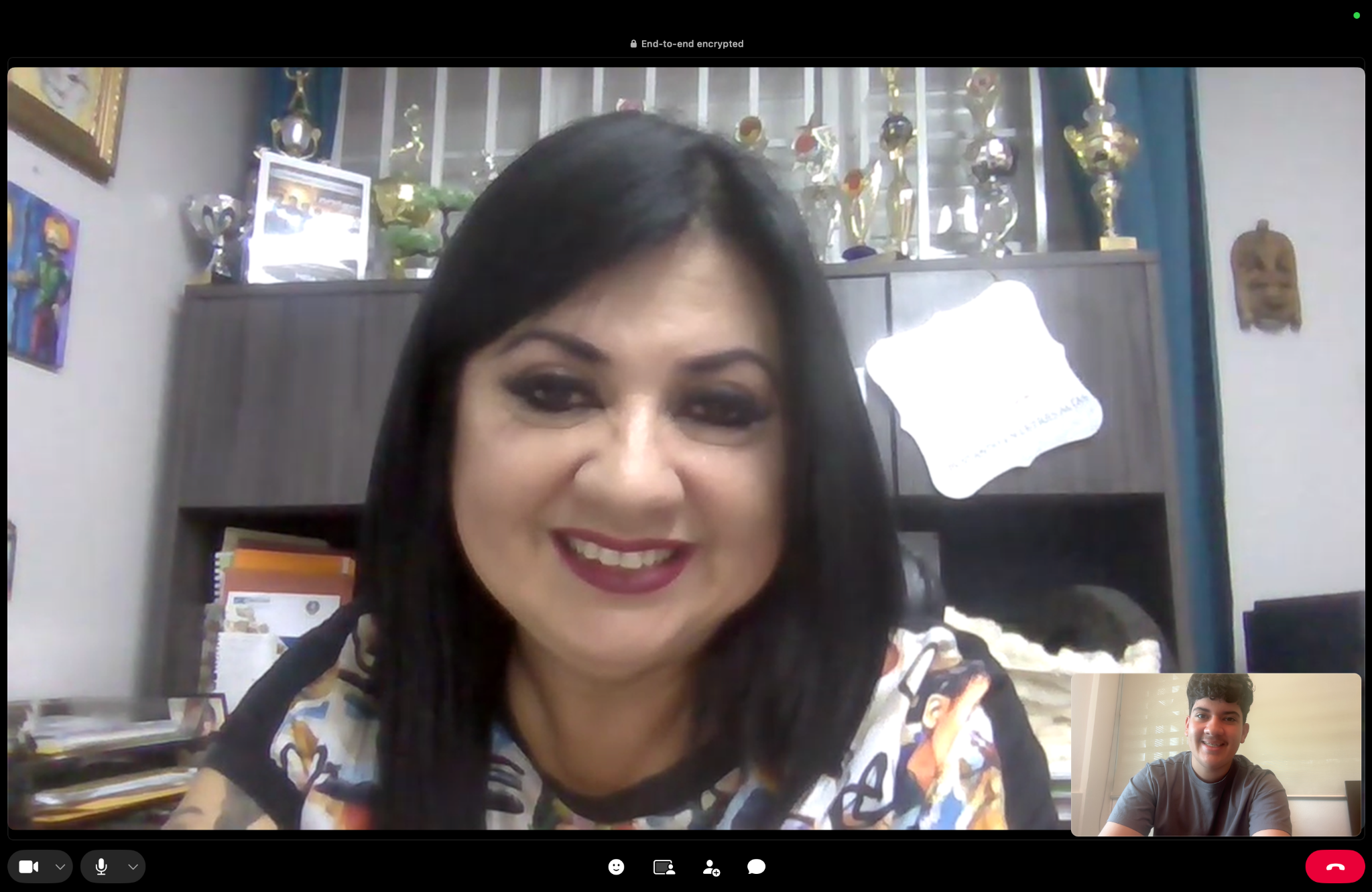 Soraya Lagares en una videollamada con Jean Ortiz